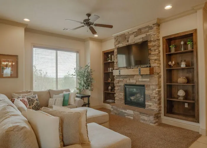 H7-Heavenly-Ground Floor 3-Bedroom Hillside View
