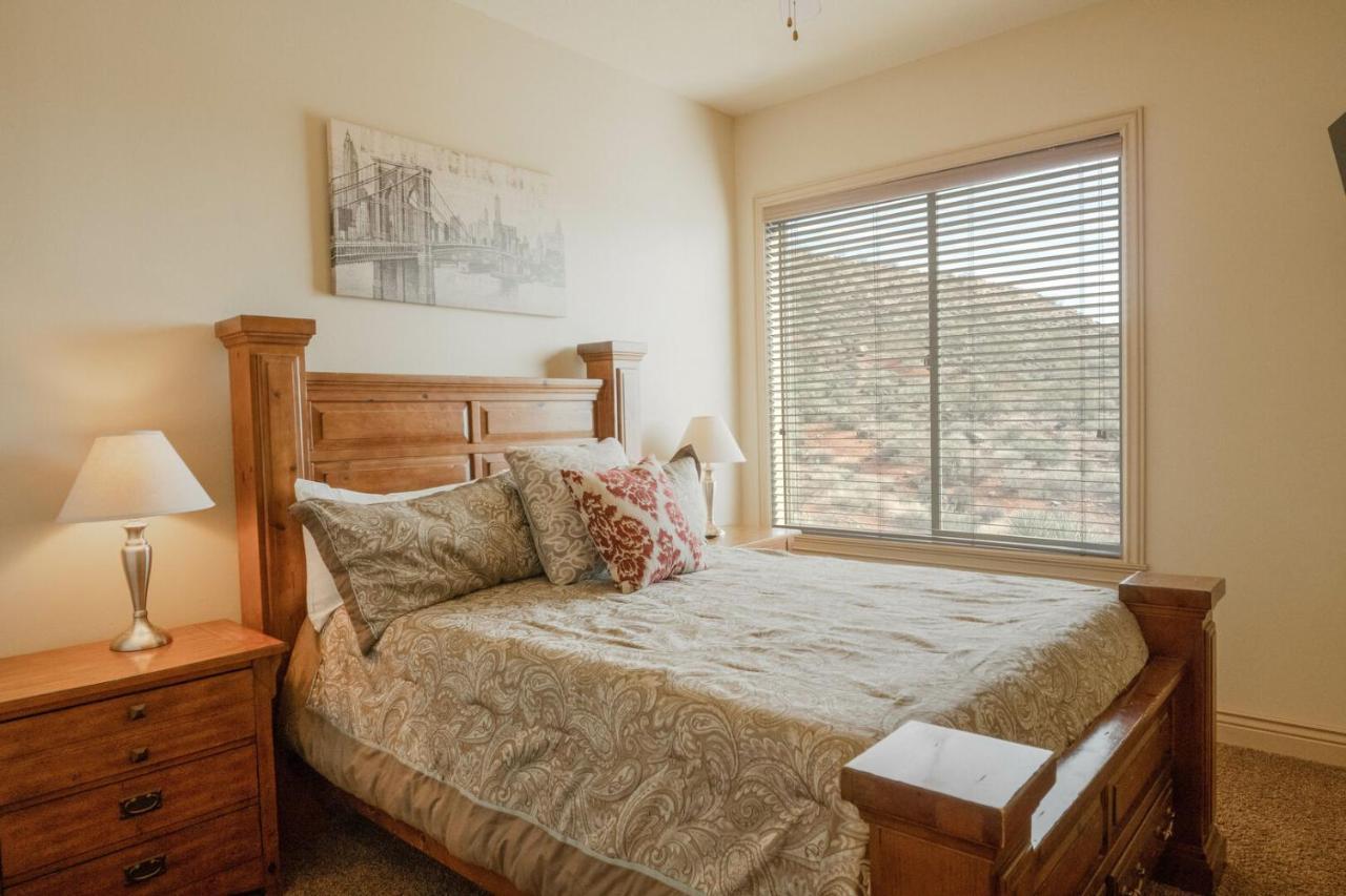 H7-heavenly-ground Floor 3-bedroom Hillside View * Hurricane